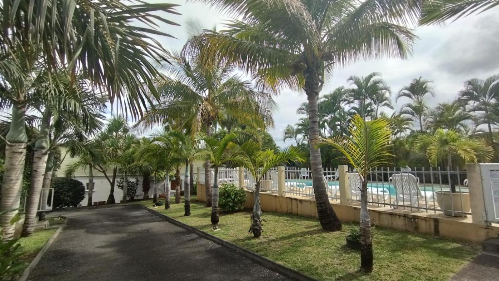 F2 Residence Oasis Terre Rouge A Saint Pierre Exteriér fotografie